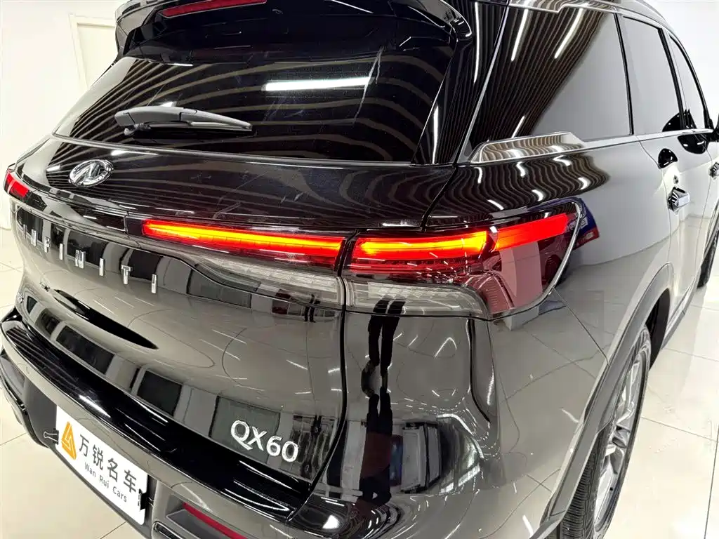 Infiniti QX60 英菲尼迪QX60 2024款 2.0 T 四驱尊享版