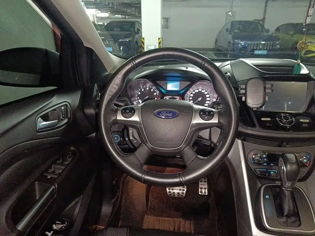 Kuga 1.6 L GTDi 2 WD Style