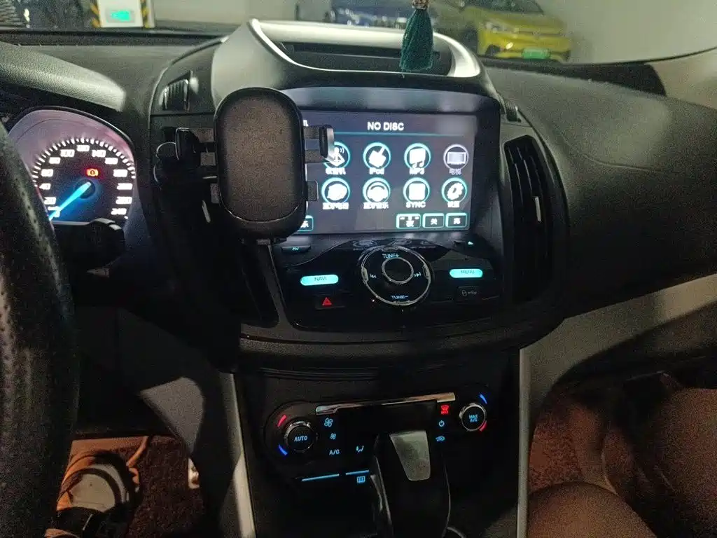 Kuga 1.6 L GTDi 2 WD Style