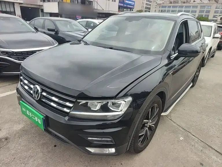 Volkswagen Tiguan L Facelift 330 TSI Auto 2 WD Smart Motion Luxury CN-VI