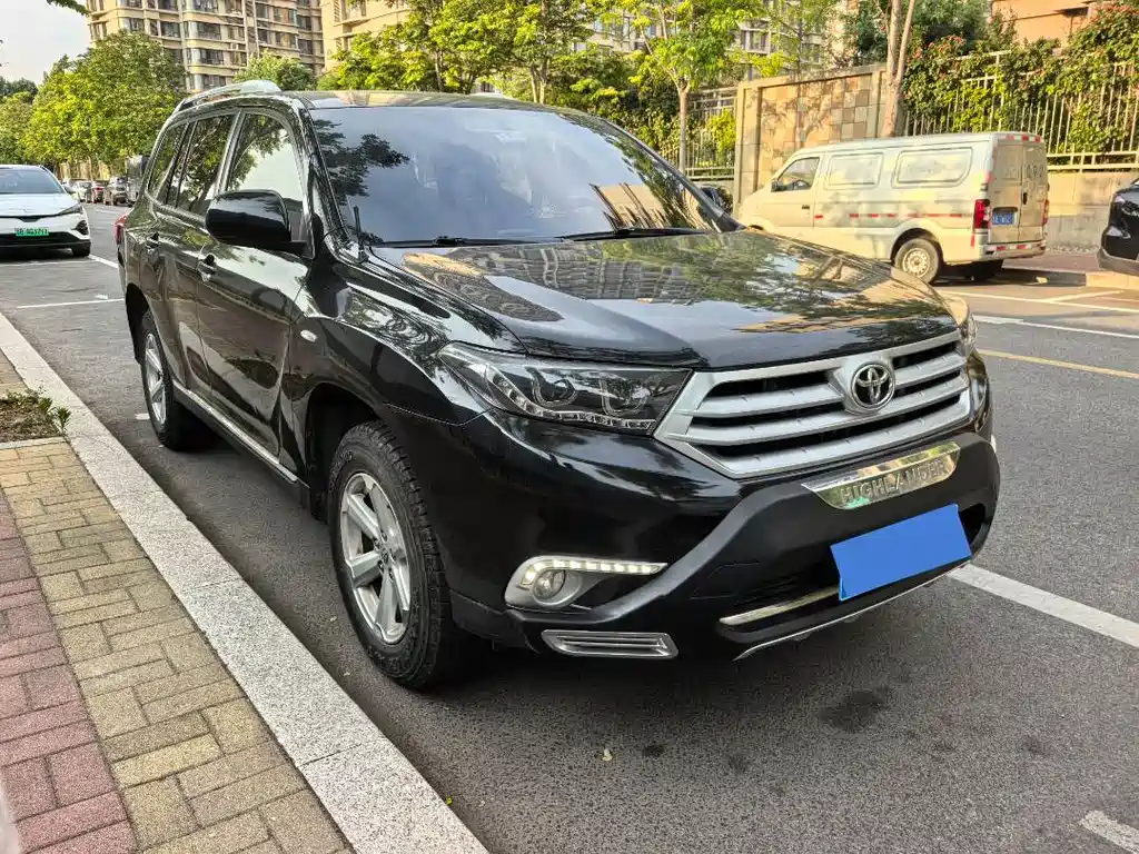 Highlander 2.7 L 2 WD 5-seat Elite