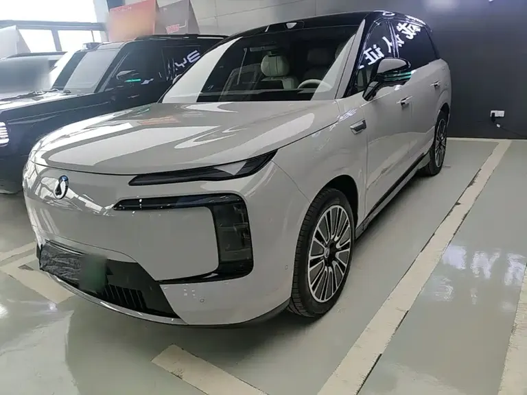 Denza N8 L Flagship