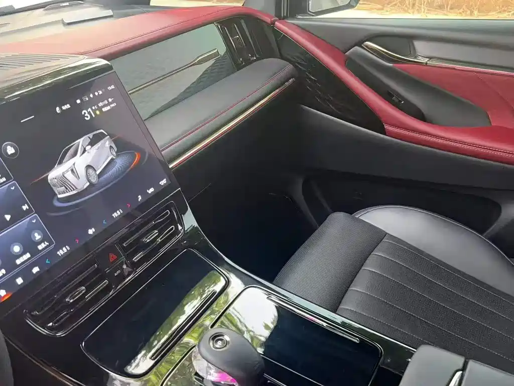 GAC Trumpchi M8 Grandmaster Series Dual Engine Flagship