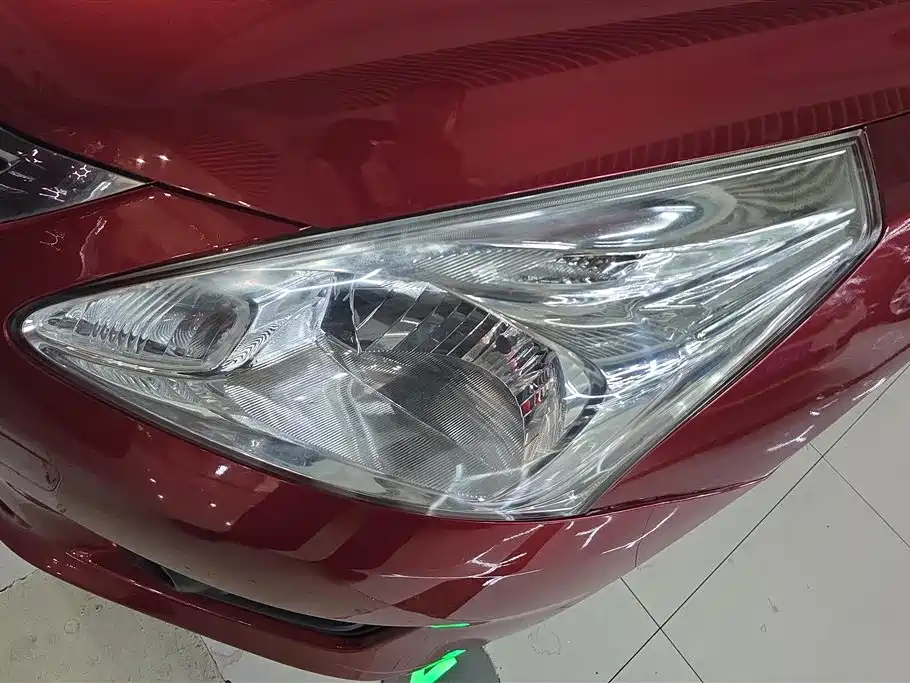 Tiida 1.6 L CVT Comfort