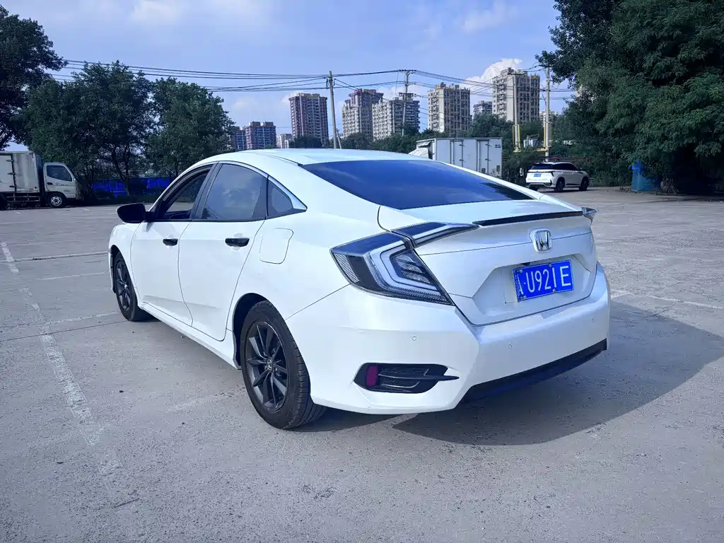 Civic 220 TURBO CVT Power Motion CN-V
