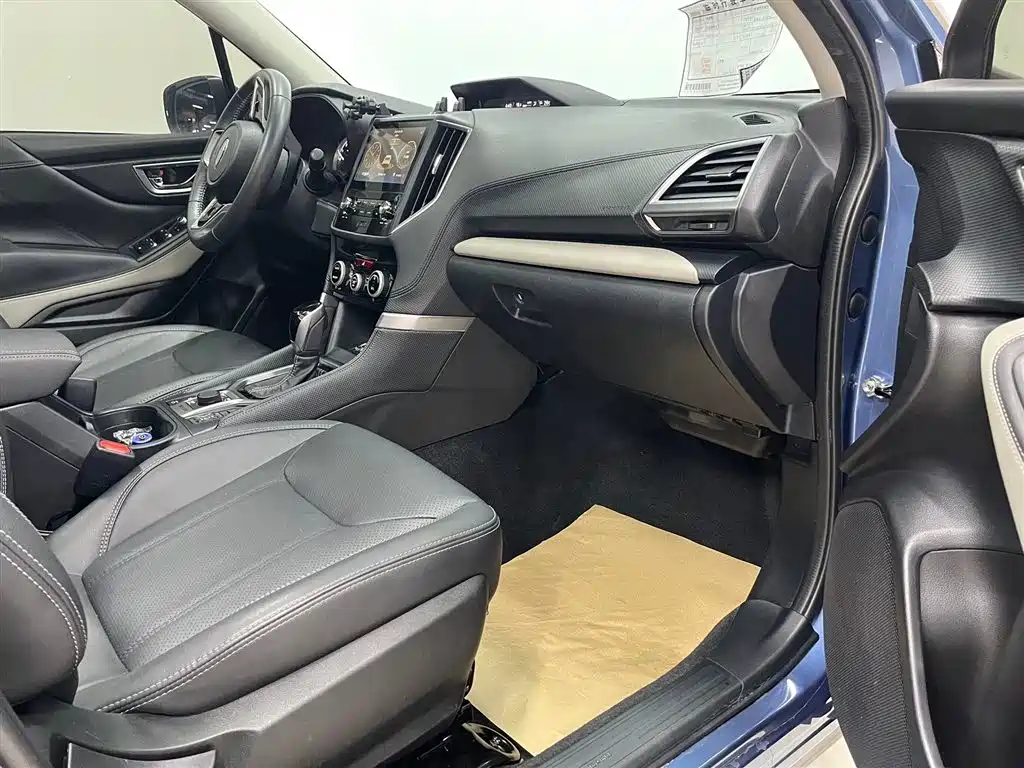 Forester 2.0 i AWD Luxury EyeSight