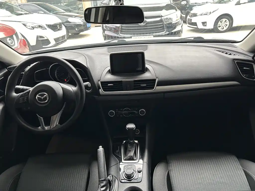 Mazda 3 Axela Sedan 1.5 L Auto Luxury