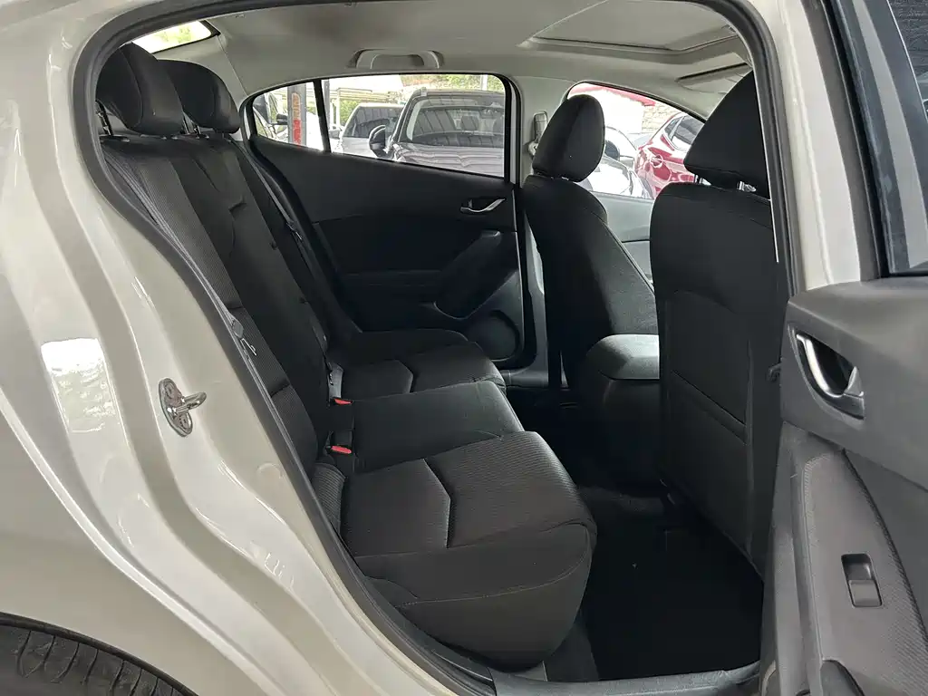 Mazda 3 Axela Sedan 1.5 L Auto Luxury