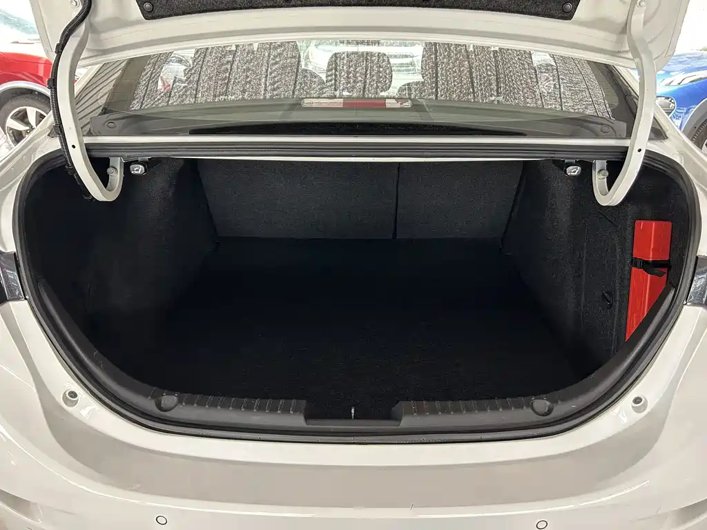 Mazda 3 Axela Sedan 1.5 L Auto Luxury