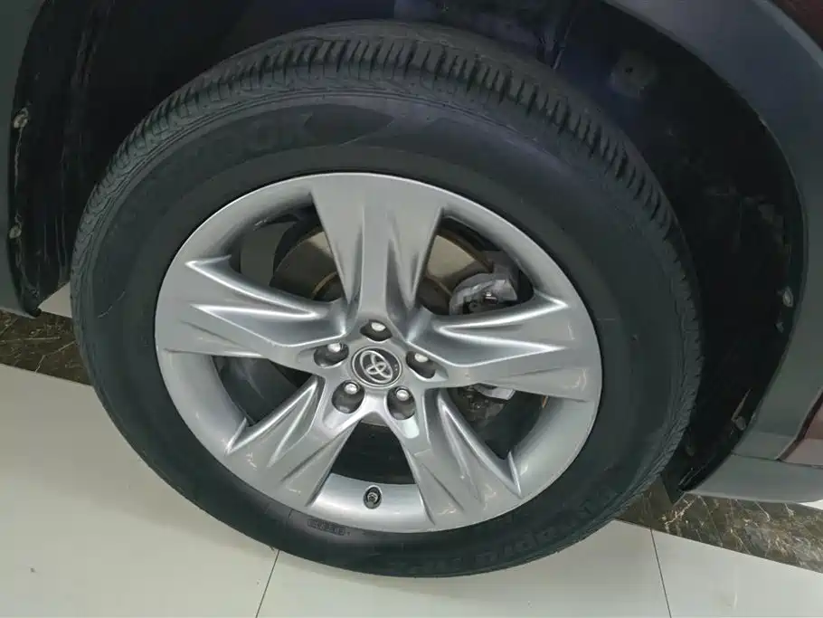 Highlander 2.0 T 4 WD Luxury Navigation 7-seat