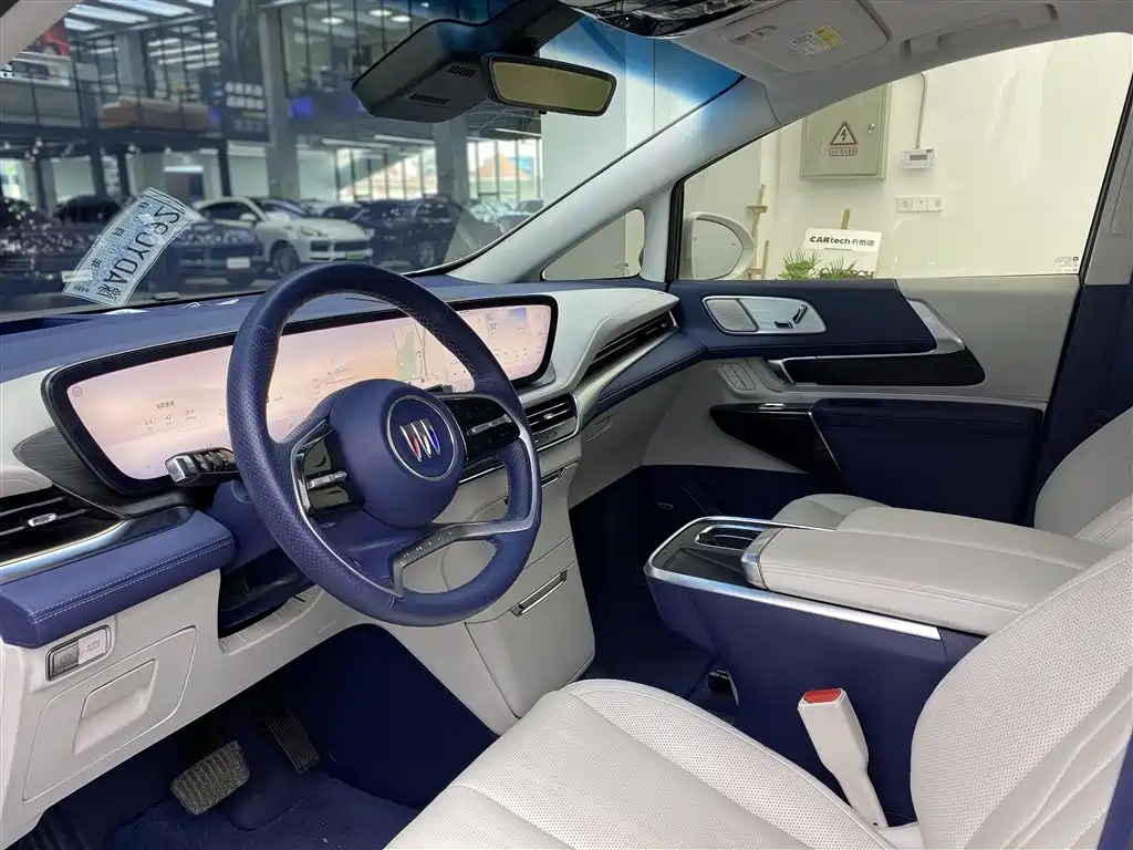 Century 2.0 T 6-seat Heritage