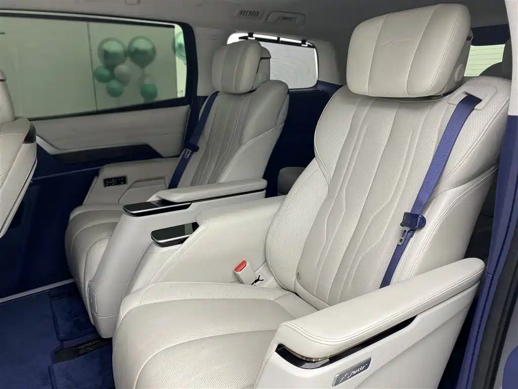 Century 2.0 T 6-seat Heritage