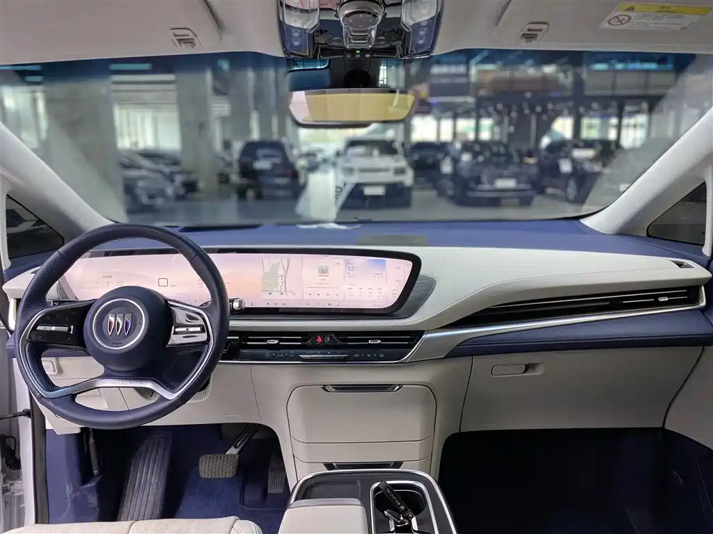 Century 2.0 T 6-seat Heritage