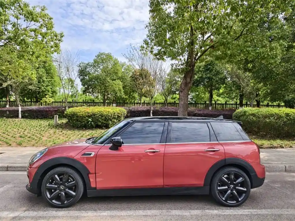 MINI CLUBMAN 1.5 T COOPER Connoisseur