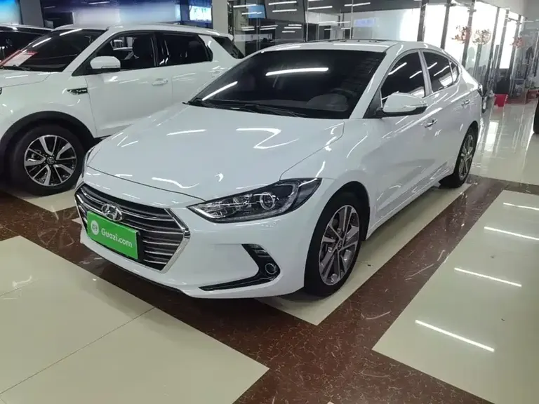 Hyundai Elantra 1.6 L Auto Smart Dazzle · Elite