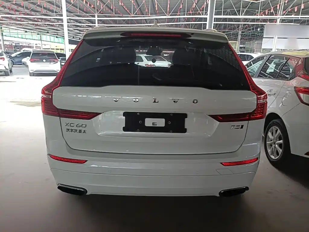 Volvo XC60 T5 4 WD Smart Ease CN-VI