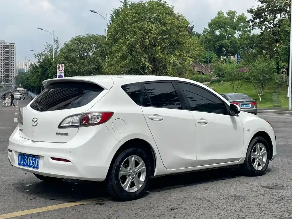 Mazda 3 Star 马自达3星骋 2015款 两厢 1.6 L 手动舒适型