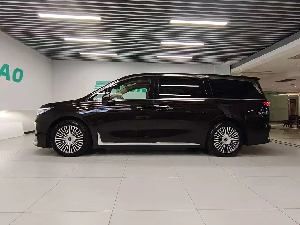 Voyah Dreamer PHEV 4 WD Distinguished Kunpeng
