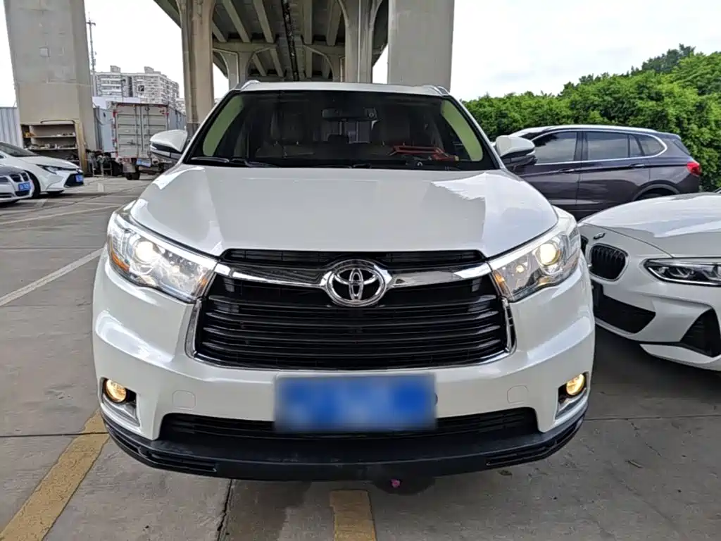 Highlander 2.0 T 4 WD Luxury 7-seat