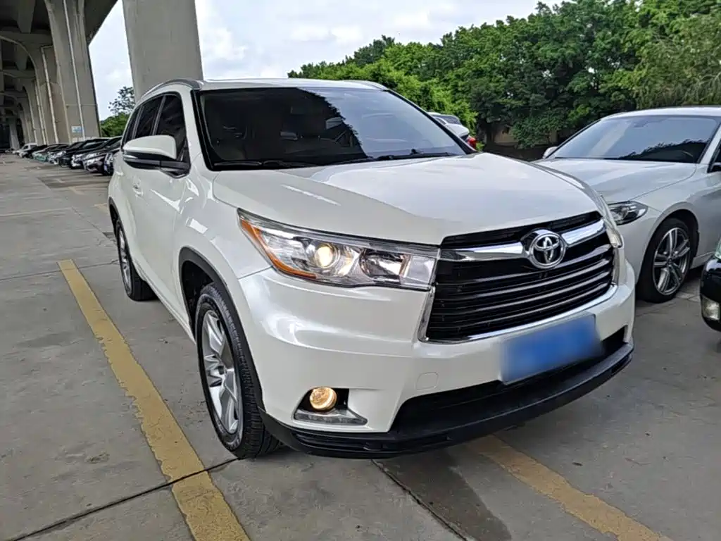 Highlander 2.0 T 4 WD Luxury 7-seat