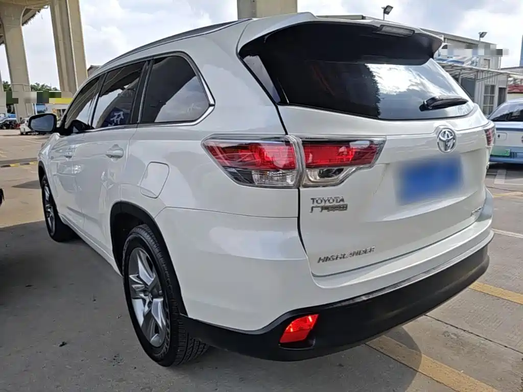 Highlander 2.0 T 4 WD Luxury 7-seat