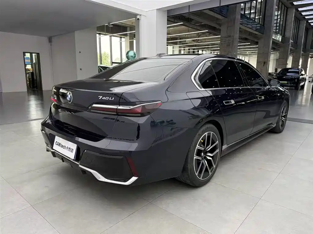 BMW 7 Series 735 Li Luxury Package