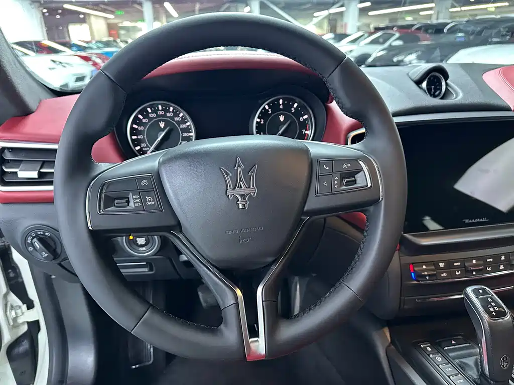 Ghibli 2.0 T Sharp Edge