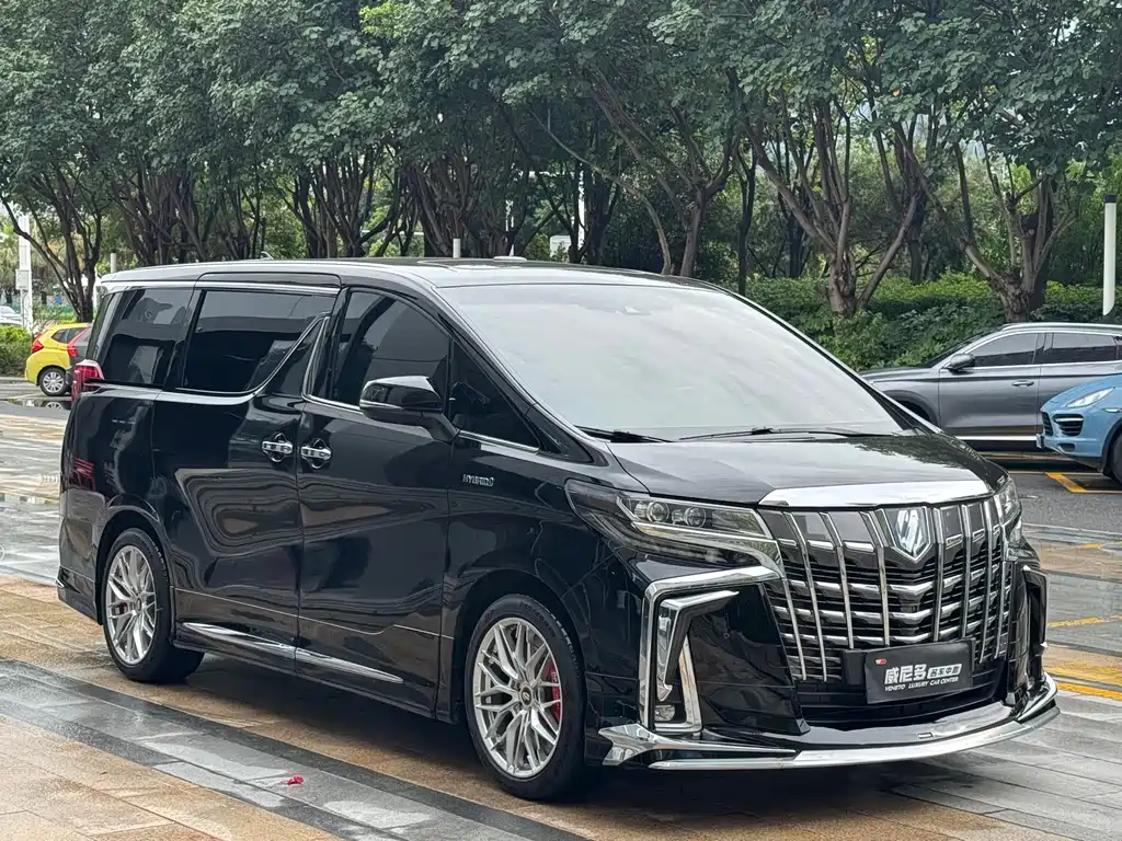 Alphard Dual Engine 2.5 L Distinguished