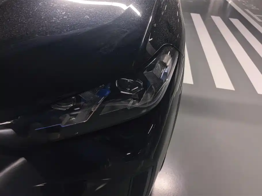 BMW X5 xDrive 40 Li M Sport Night Package