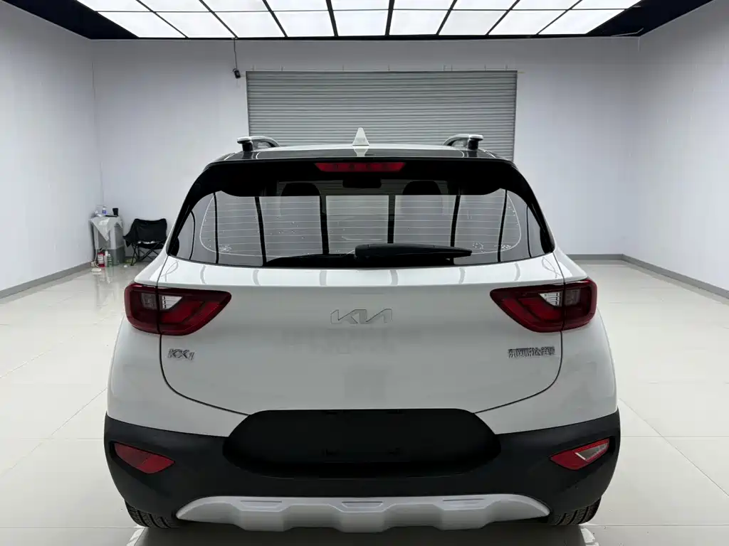 Stonic 1.4 L CVT Fun Enjoyment Sunroof