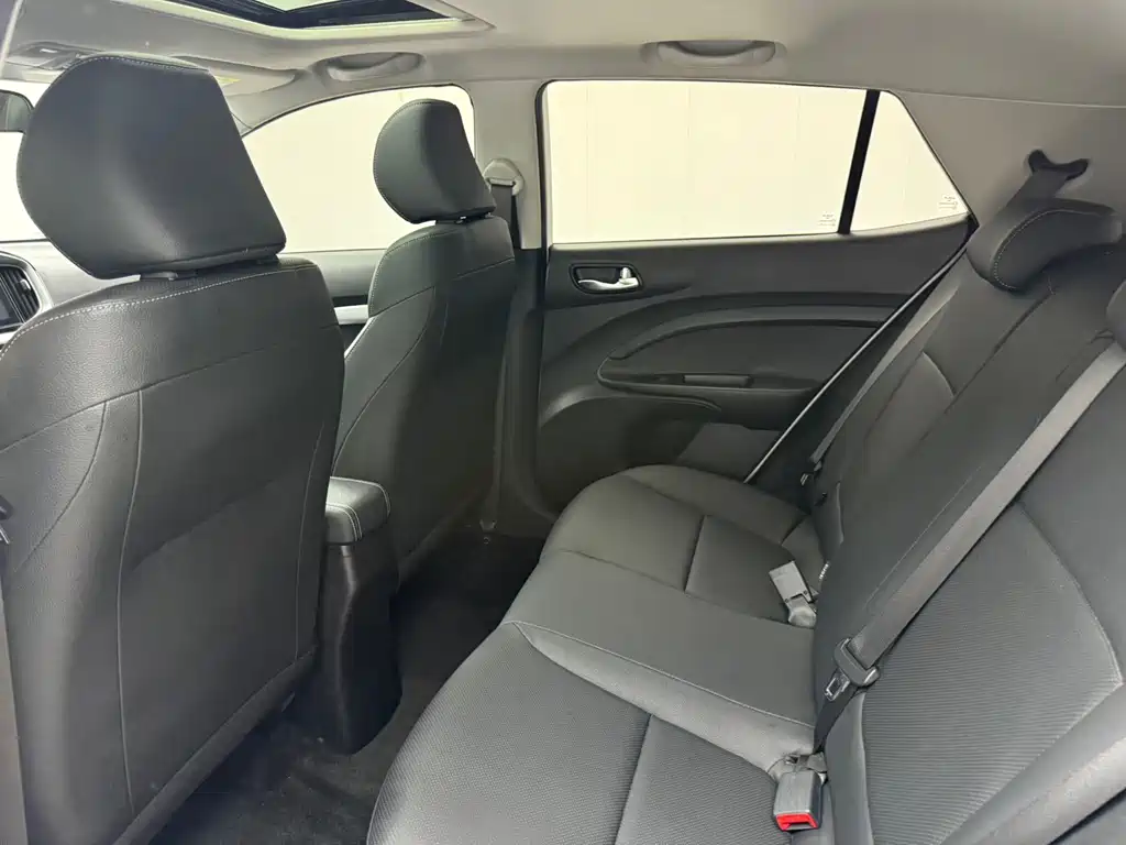Stonic 1.4 L CVT Fun Enjoyment Sunroof