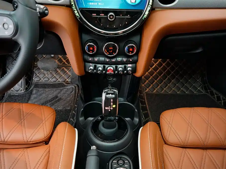 MINI 2.0 T COOPER S Artist