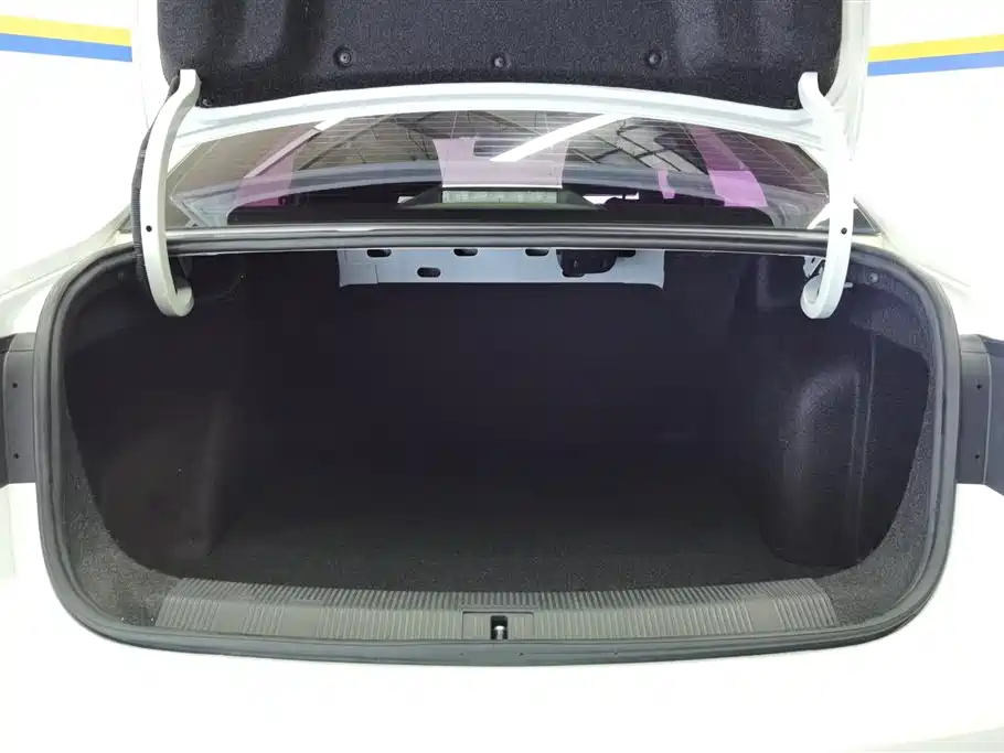 Bora 1.6 L Auto Fashion