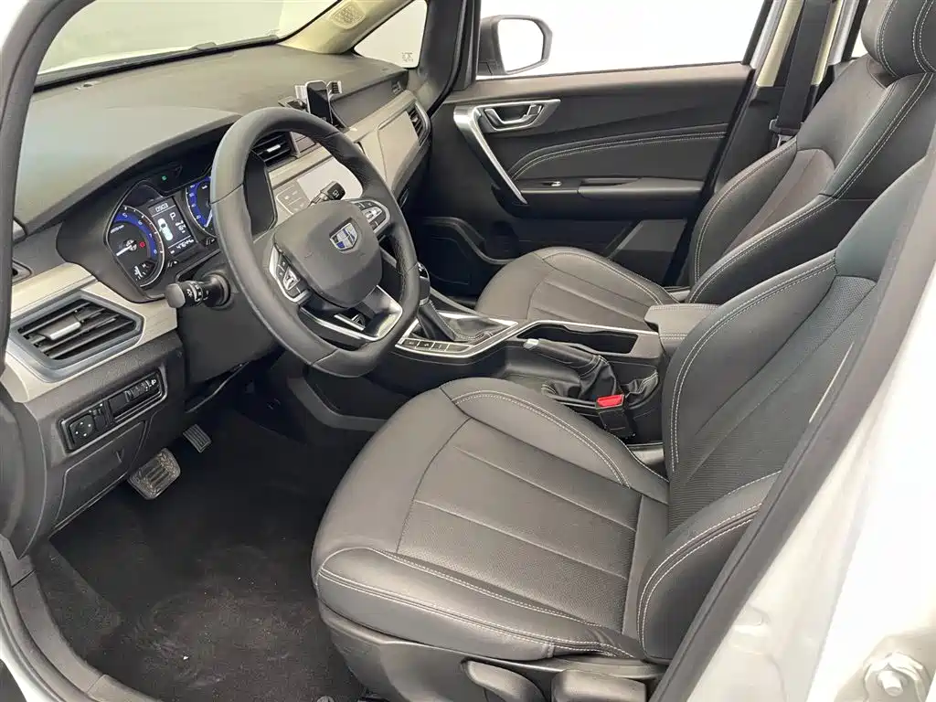 Vision X3 1.5 L CVT Distinguished