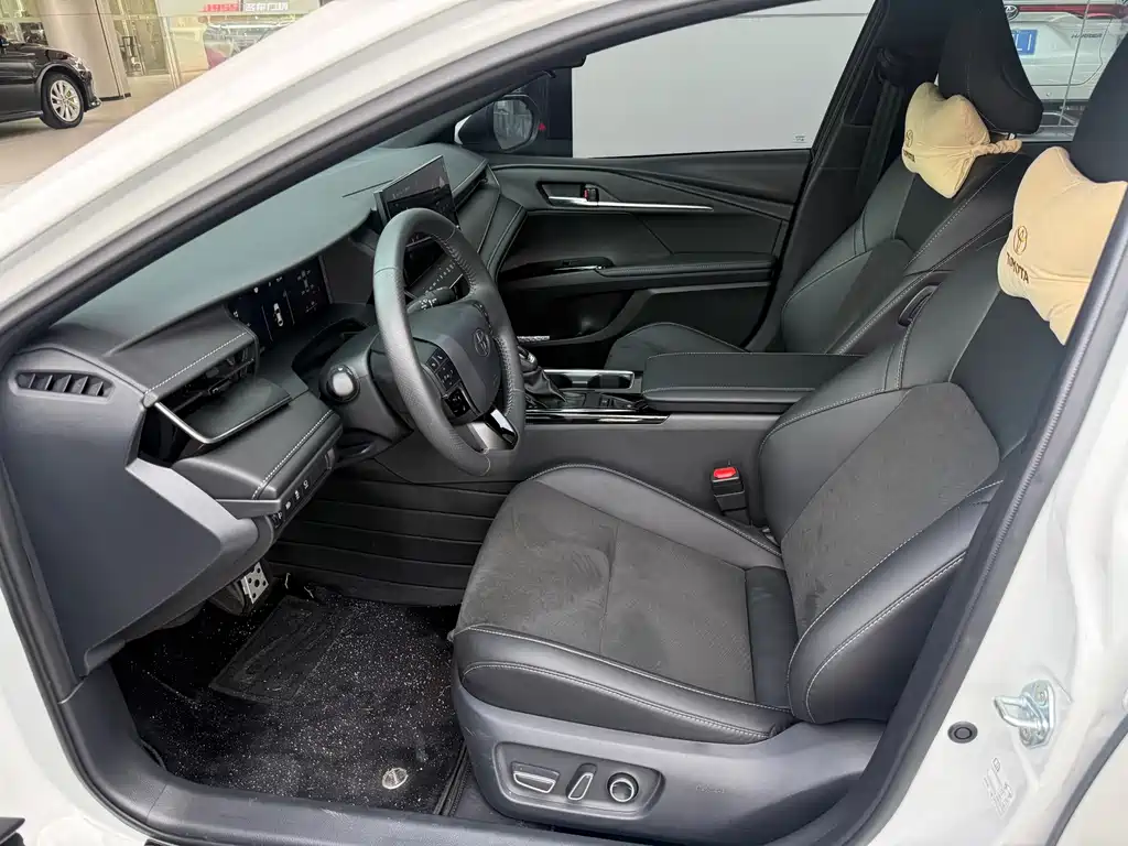 Camry Dual Engine 2.0 HXS Sport Plus