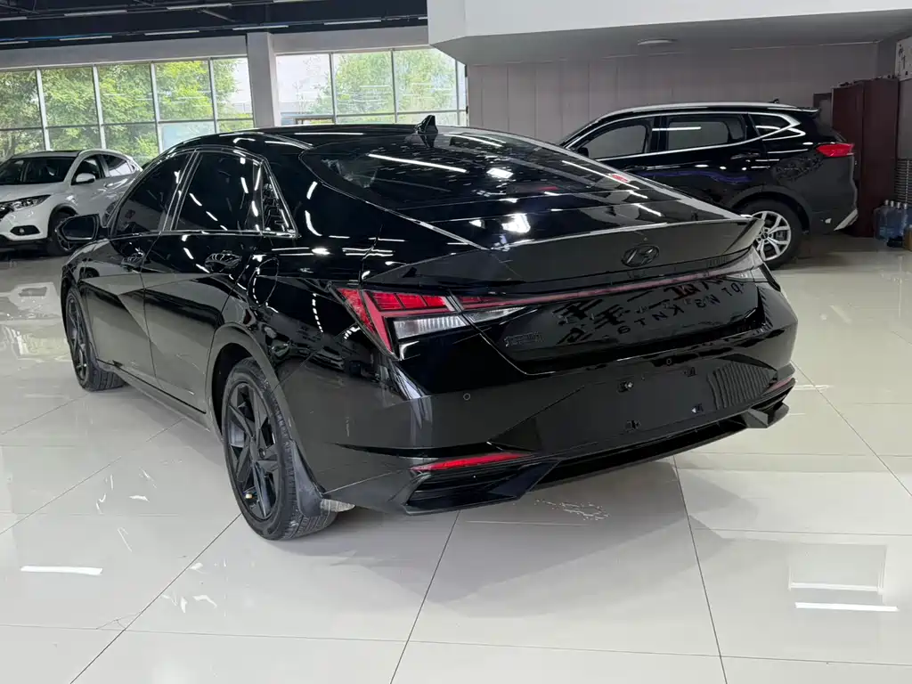 Elantra 1.5 L CVT LUX Distinguished