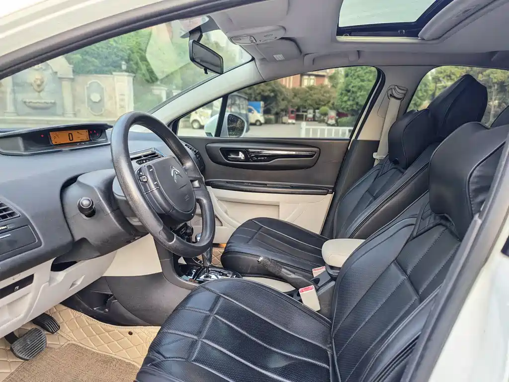 C-Quatre Hatchback 1.6 L Auto Joy Style