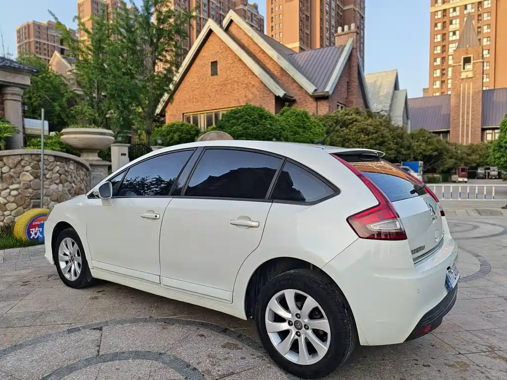 C-Quatre Hatchback 1.6 L Auto Joy Style