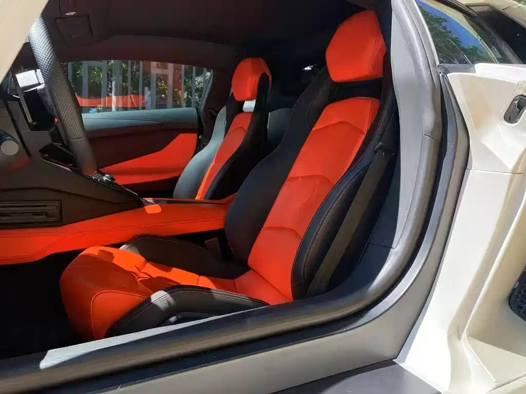 Aventador LP 700-4