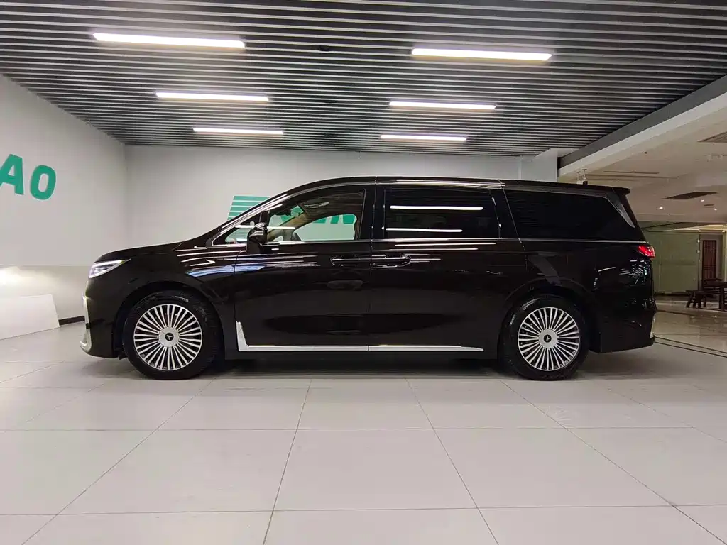 Voyah Dreamer PHEV 4 WD Distinguished Kunpeng