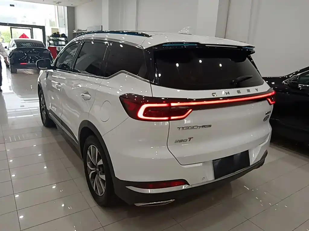 Tiggo 7 PLUS Kunpeng 1.6 TGDI DCT Distinguished +