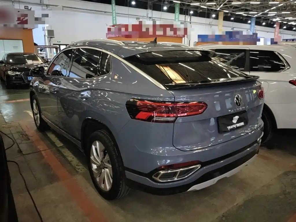 Tayron X 330 TSI 2 WD Distinguished Connected