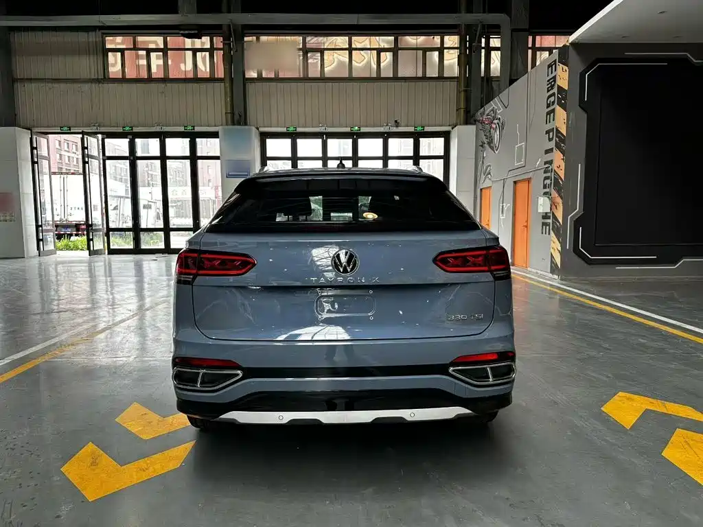 Tayron X 330 TSI 2 WD Distinguished Connected