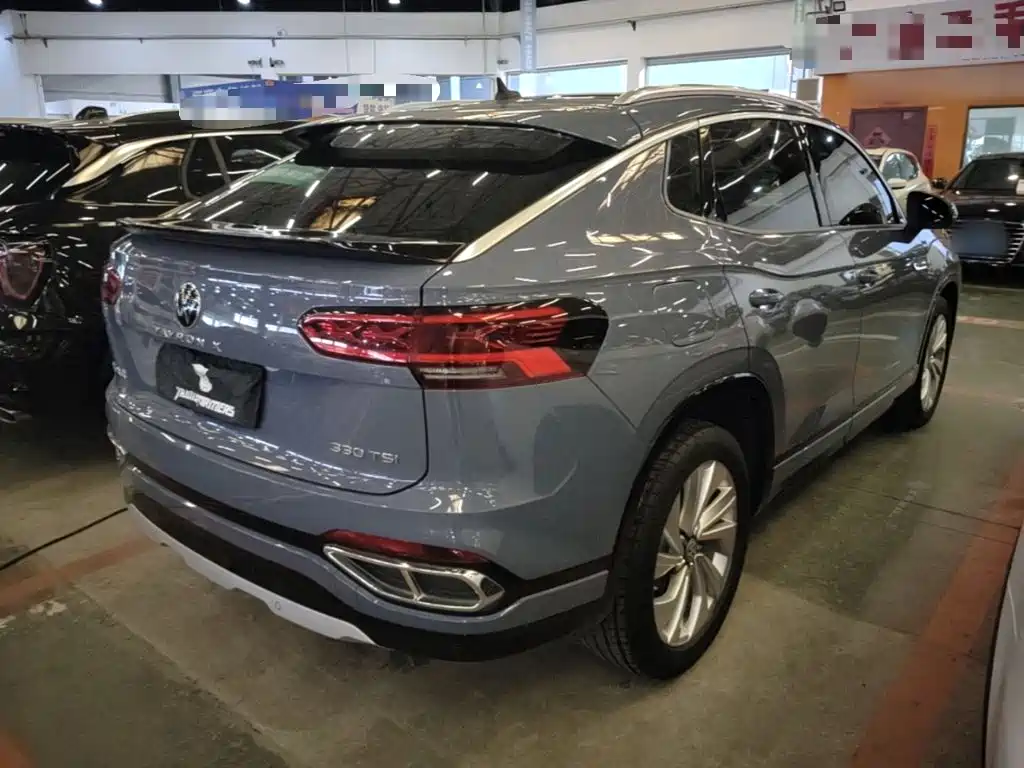Tayron X 330 TSI 2 WD Distinguished Connected