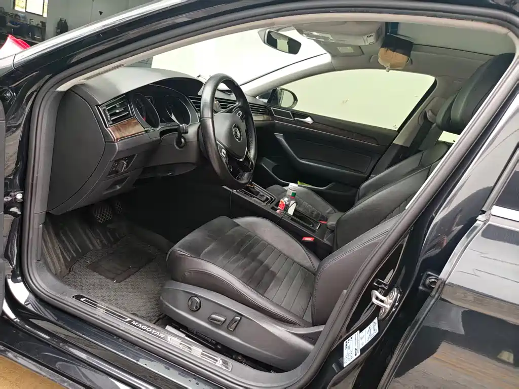 Magotan 330 TSI DSG Luxury