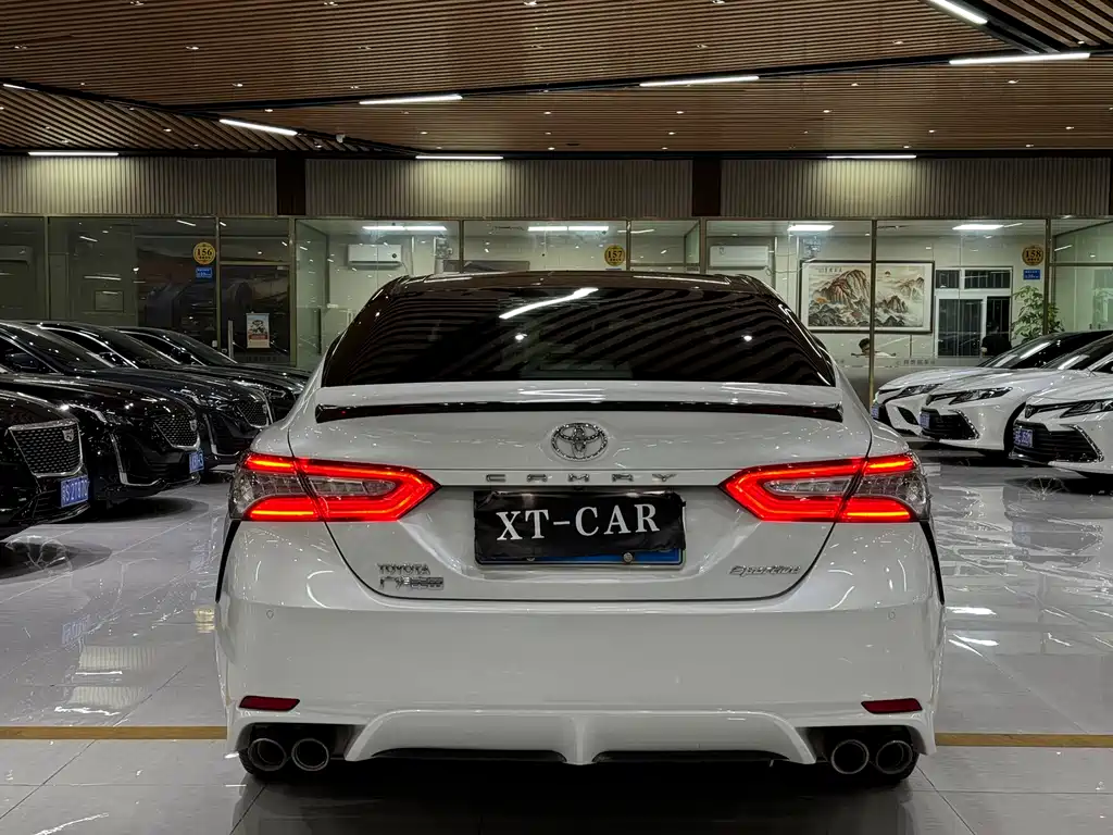 Camry 2.5 S Sharp Style