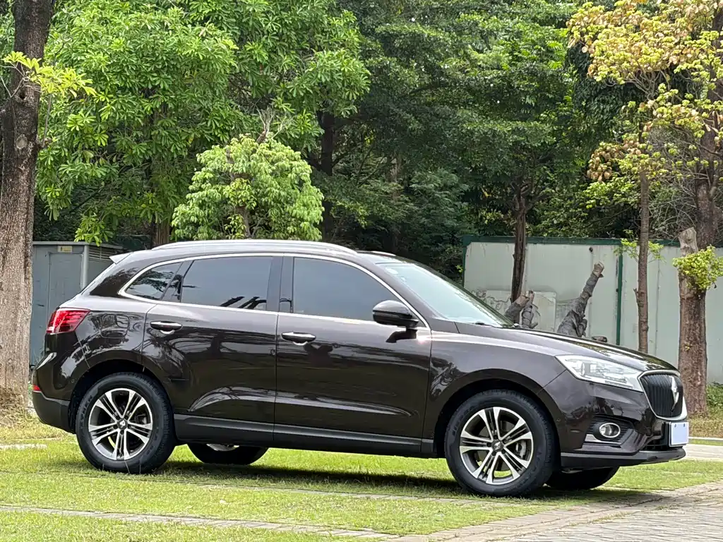 Borgward BX7 宝沃BX7 2016款 28 T 四驱旗舰版 6座