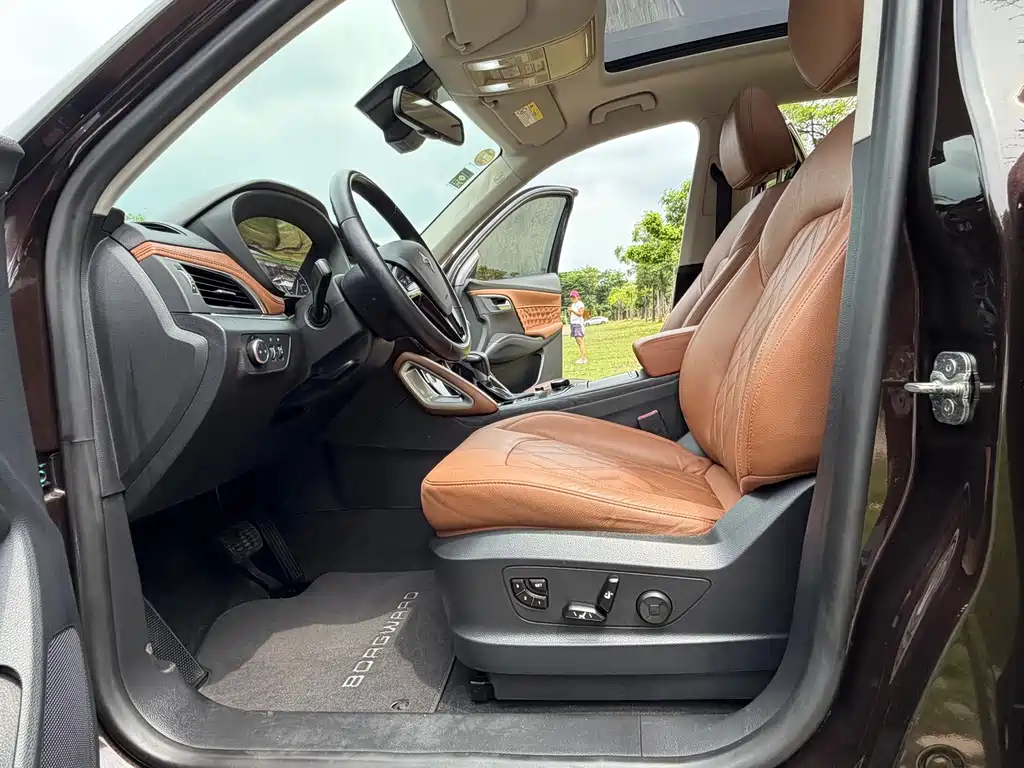 Borgward BX7 宝沃BX7 2016款 28 T 四驱旗舰版 6座