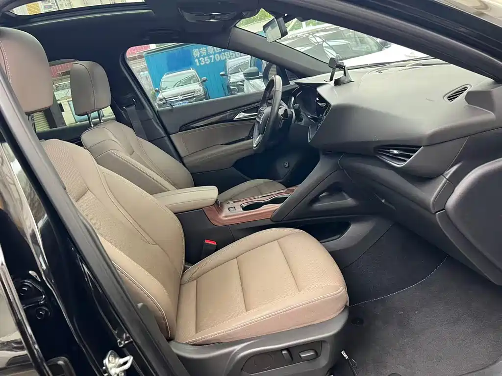 Envision Plus Envision Plus 652 T 5-seat Luxury