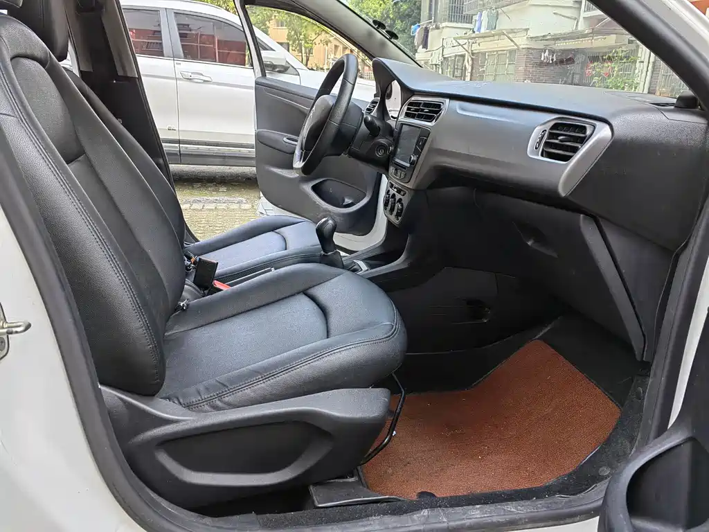 Elysee 1.6 L Manual Fashion